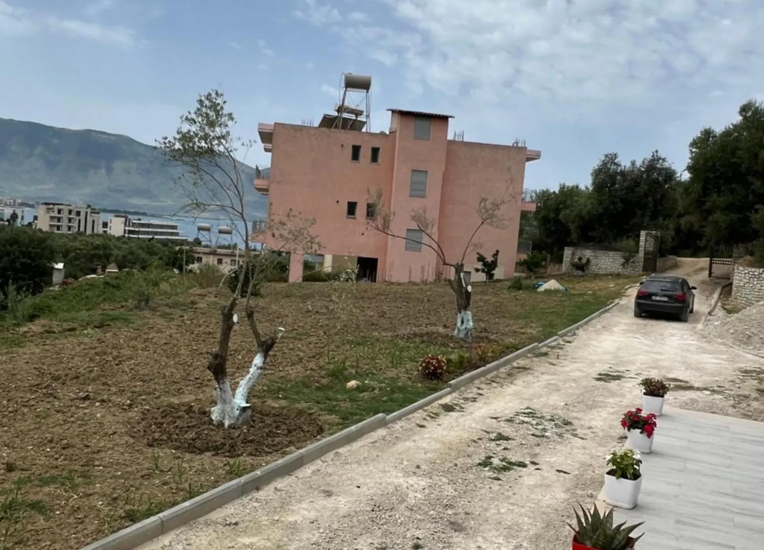 Emi Bolene Villa Vlore